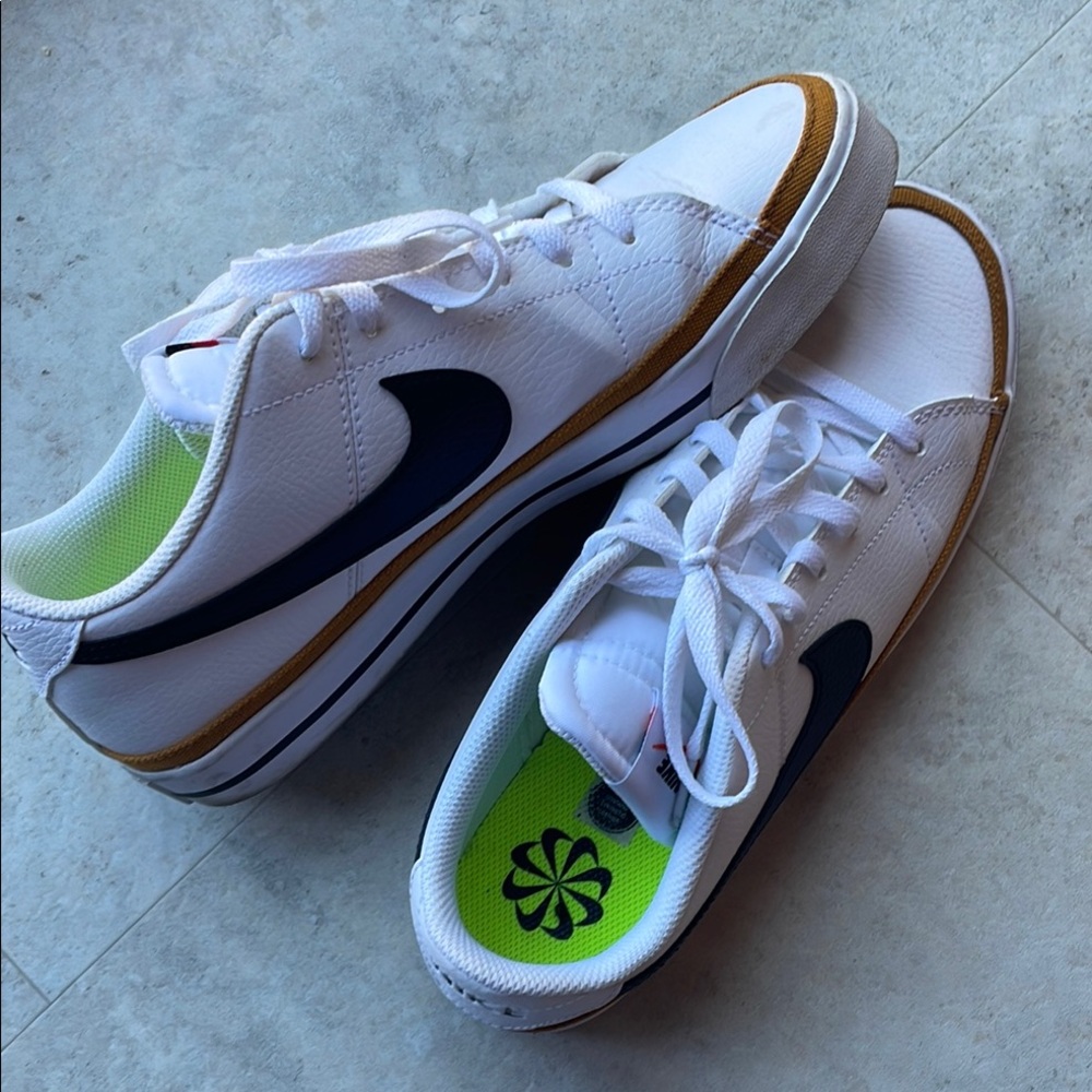 Nike Women's White and Brown Sneakers